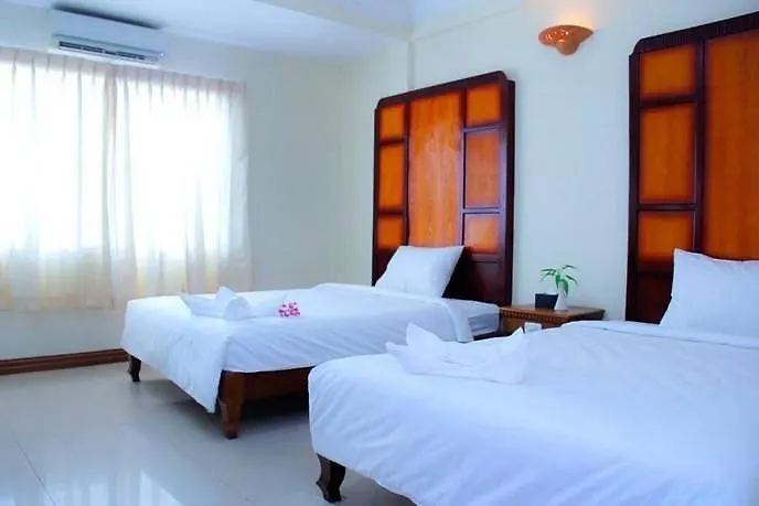 Hotel White Dream